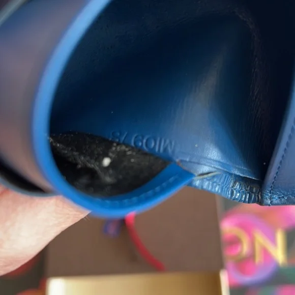 Authentic Louis Vuitton epi wallet unisex - Picture 15 of 15